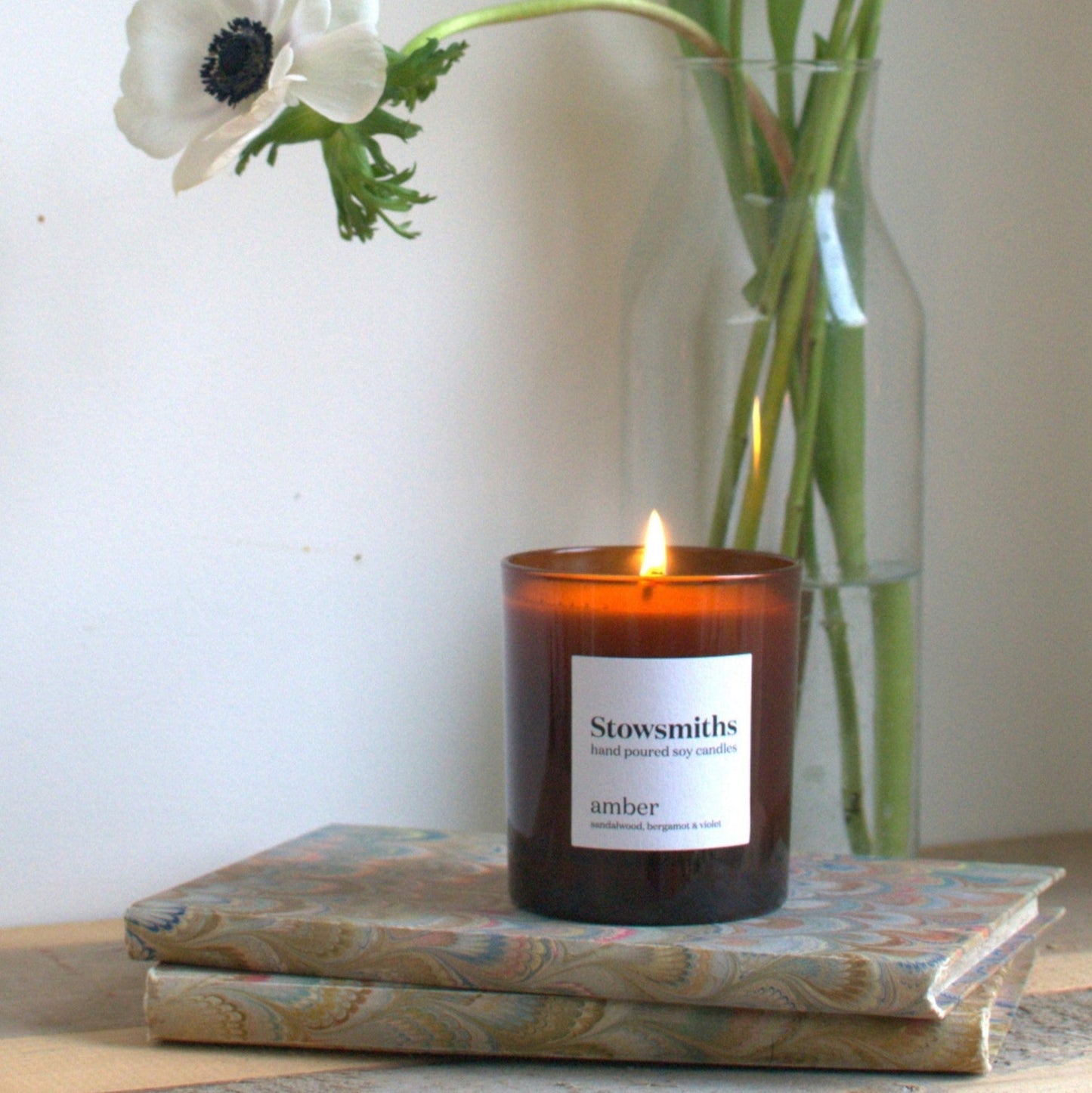 Amber Candle (sandalwood, bergamot & violet)